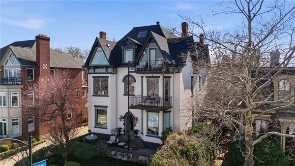 $549,900 | 229 Grandview Avenue, Unit 3, Pittsburgh, PA 15211