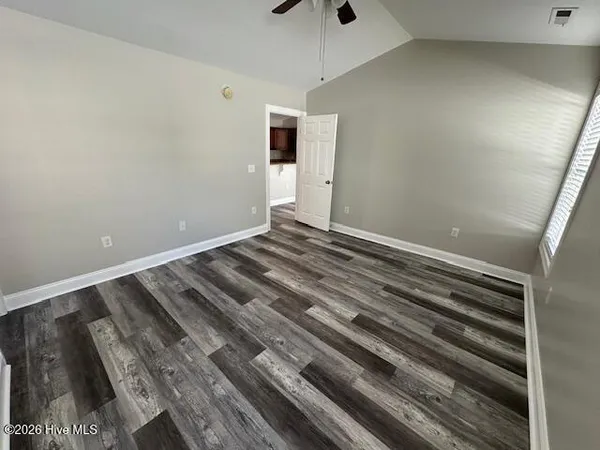 $1,650 | 305 Falcon Bridge Drive, New Bern, NC 28560