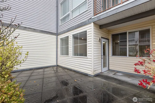 $240,000 | 225 Logan Avenue South, Unit 108, Renton, WA 98057