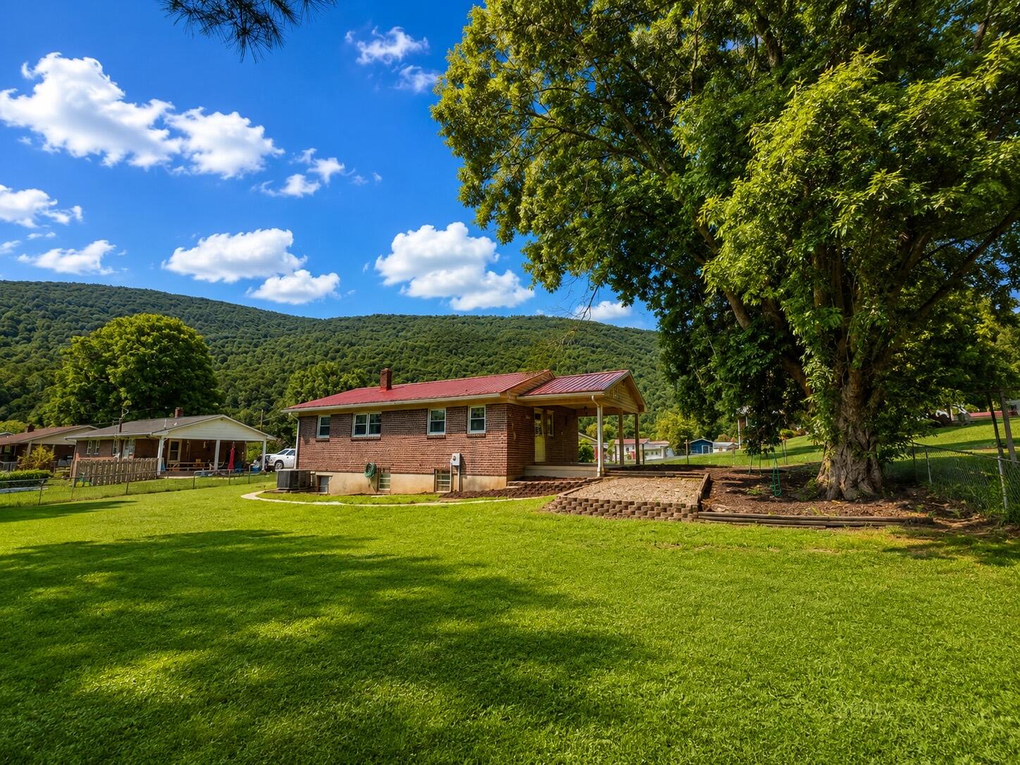 410 Winding Way Road Covington, VA 24426 - Photo 27 of 31 IMG_9B39BEF7-DD99-47A8-99D0-D8C958B8527A