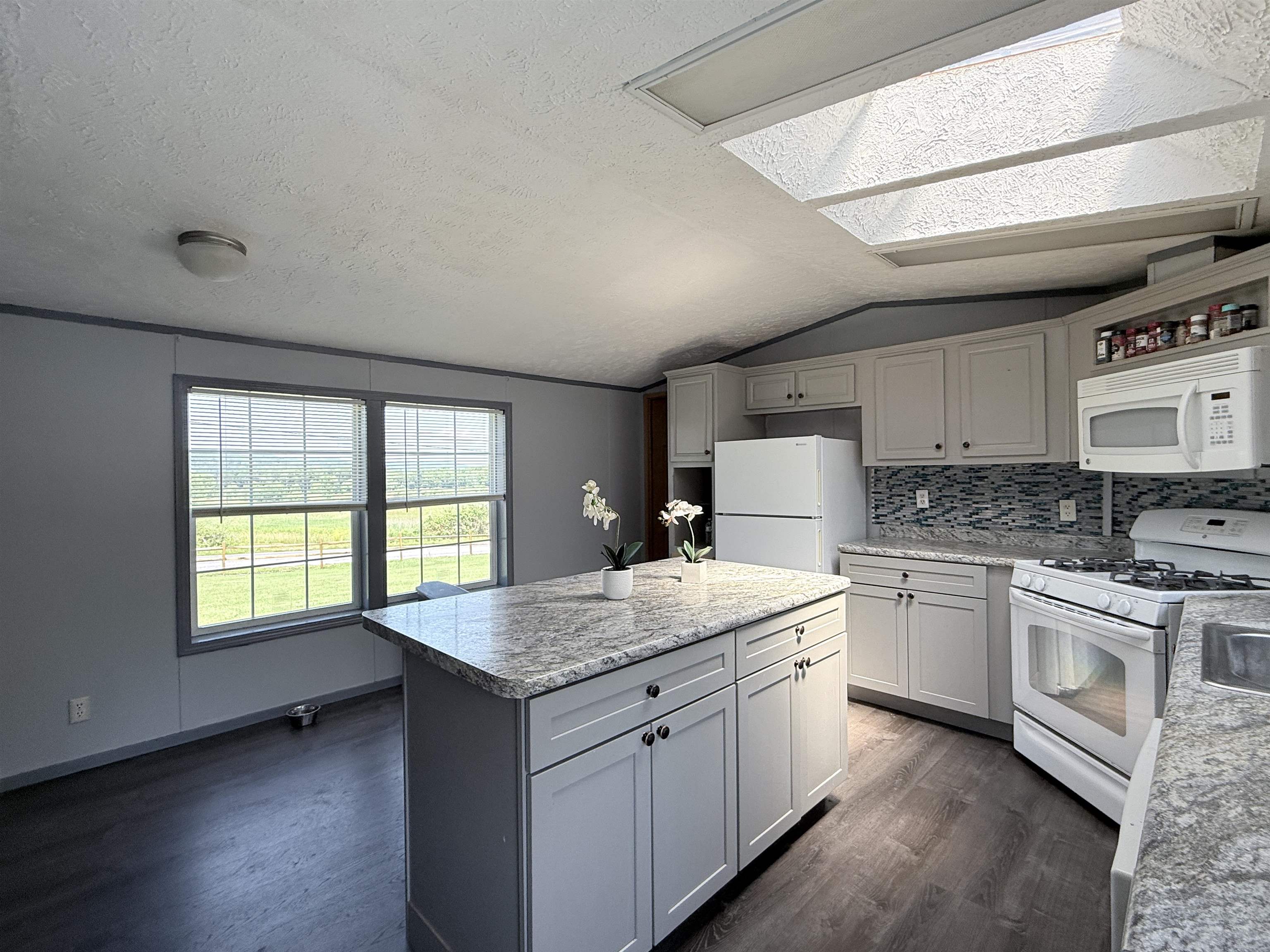 4056 Middle Road Clarendon, VT 05759 - Photo 19 of 40
