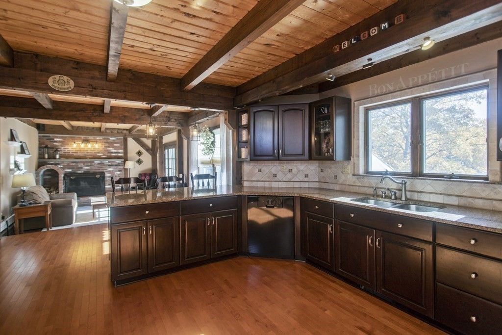 44 Kinsley Road Acton, MA 01720 - Photo 5 of 36