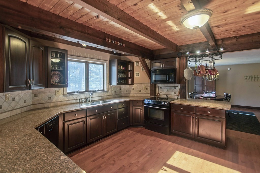 44 Kinsley Road Acton, MA 01720 - Photo 7 of 36