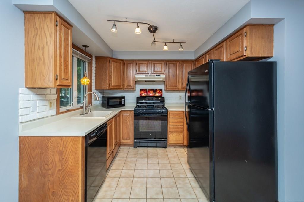 14 Samoset Road Worcester, MA 01604 - Photo 4 of 27 Gallery Image 4