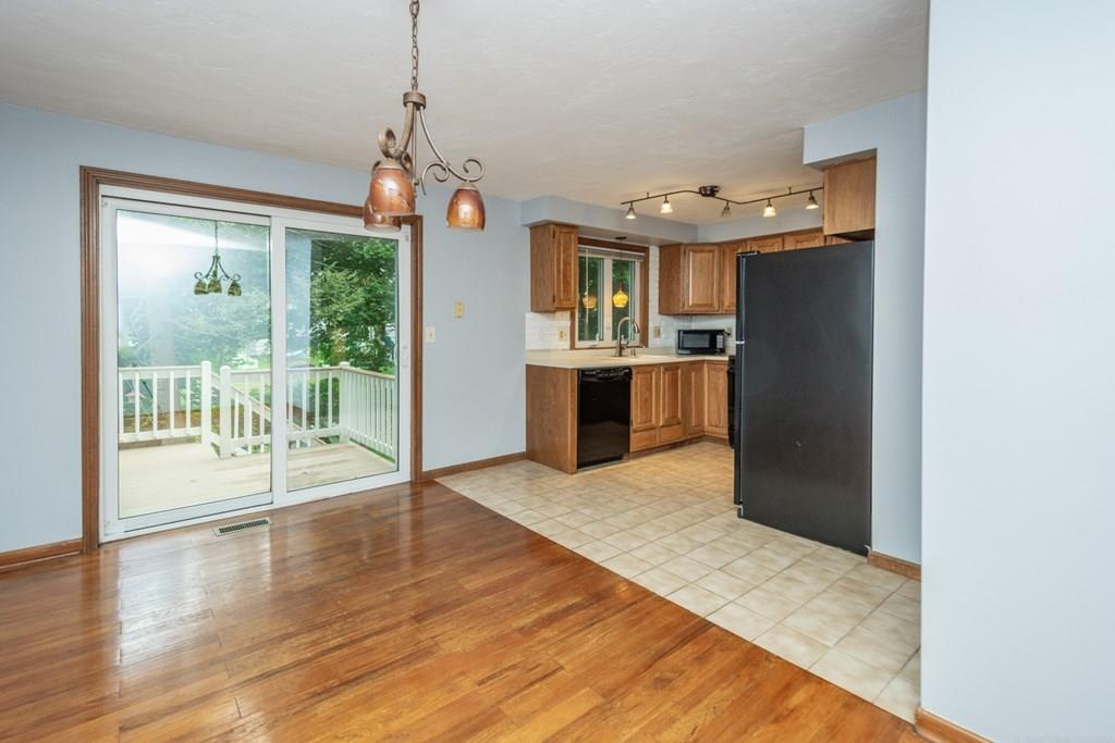 14 Samoset Road Worcester, MA 01604 - Photo 9 of 27 Gallery Image 9