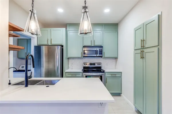 $1,900 | 4067 Beltway Drive, Unit 111, Addison, TX 75001