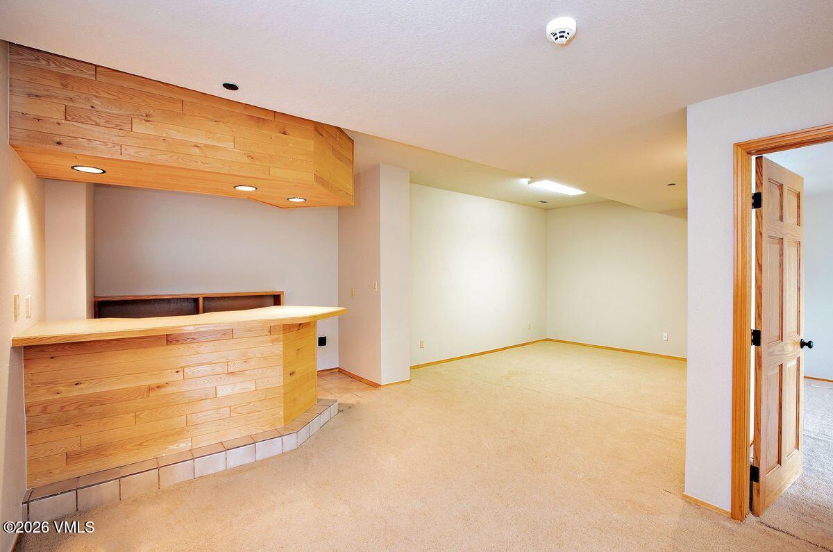 1410 Buffehr Creek Road, Unit B Vail, CO 81657 - Photo 21 of 31 photo_offline_004