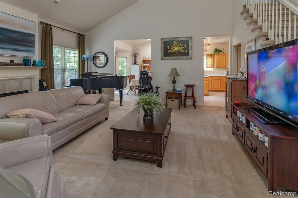 29241 Autumn Ridge Farmington Hills, MI 48334 - Photo 5 of 25