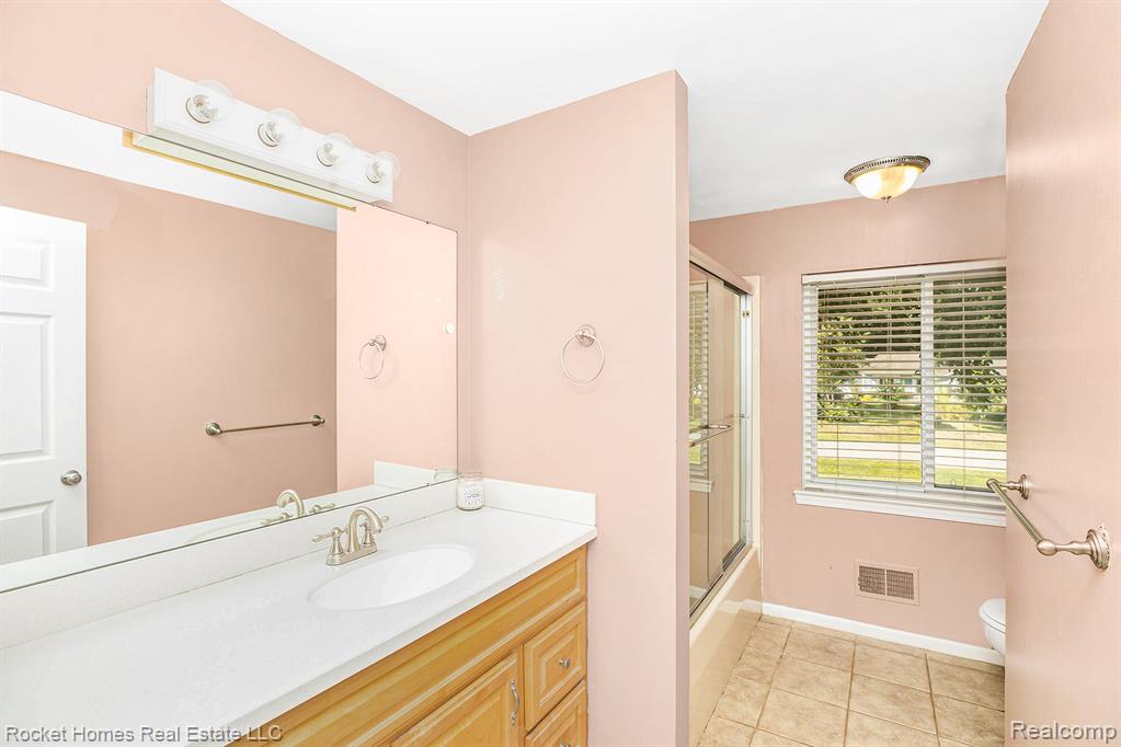 1815 Ruby Avenue Rochester Hills, MI 48309 - Photo 22 of 34