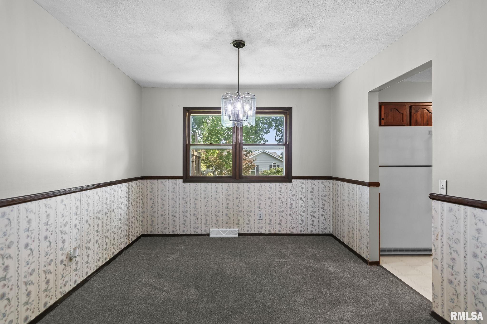 109 Basswood Road Springfield, IL 62712 - Photo 9 of 37