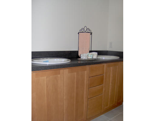 187 Robin Hill Road Chelmsford, MA 01824 - Photo 16 of 25 Gallery Image 16