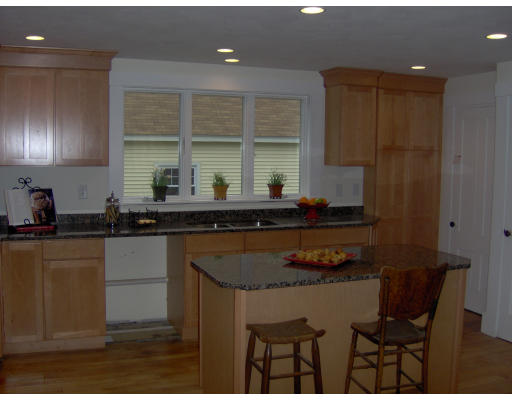187 Robin Hill Road Chelmsford, MA 01824 - Photo 4 of 25 Gallery Image 4