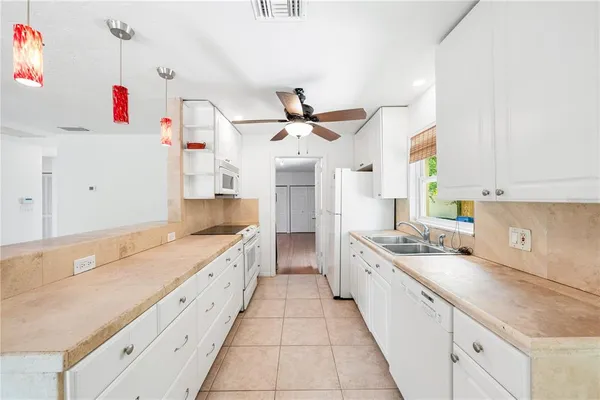 $2,650 | 3709 Alden Way, Sarasota, FL 34232