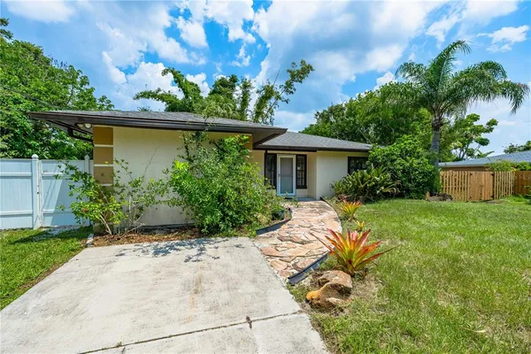 $2,650 | 3709 Alden Way, Sarasota, FL 34232