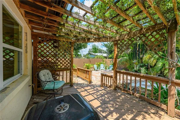 $2,650 | 3709 Alden Way, Sarasota, FL 34232