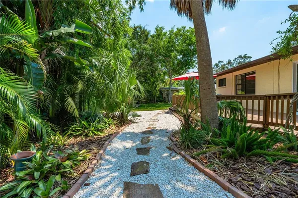 $2,650 | 3709 Alden Way, Sarasota, FL 34232