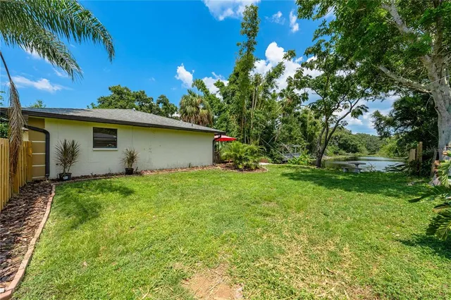 $2,500 | 3709 Alden Way, Sarasota, FL 34232