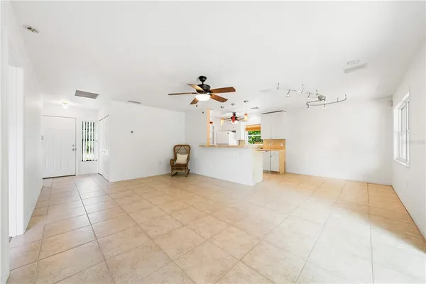$2,650 | 3709 Alden Way, Sarasota, FL 34232
