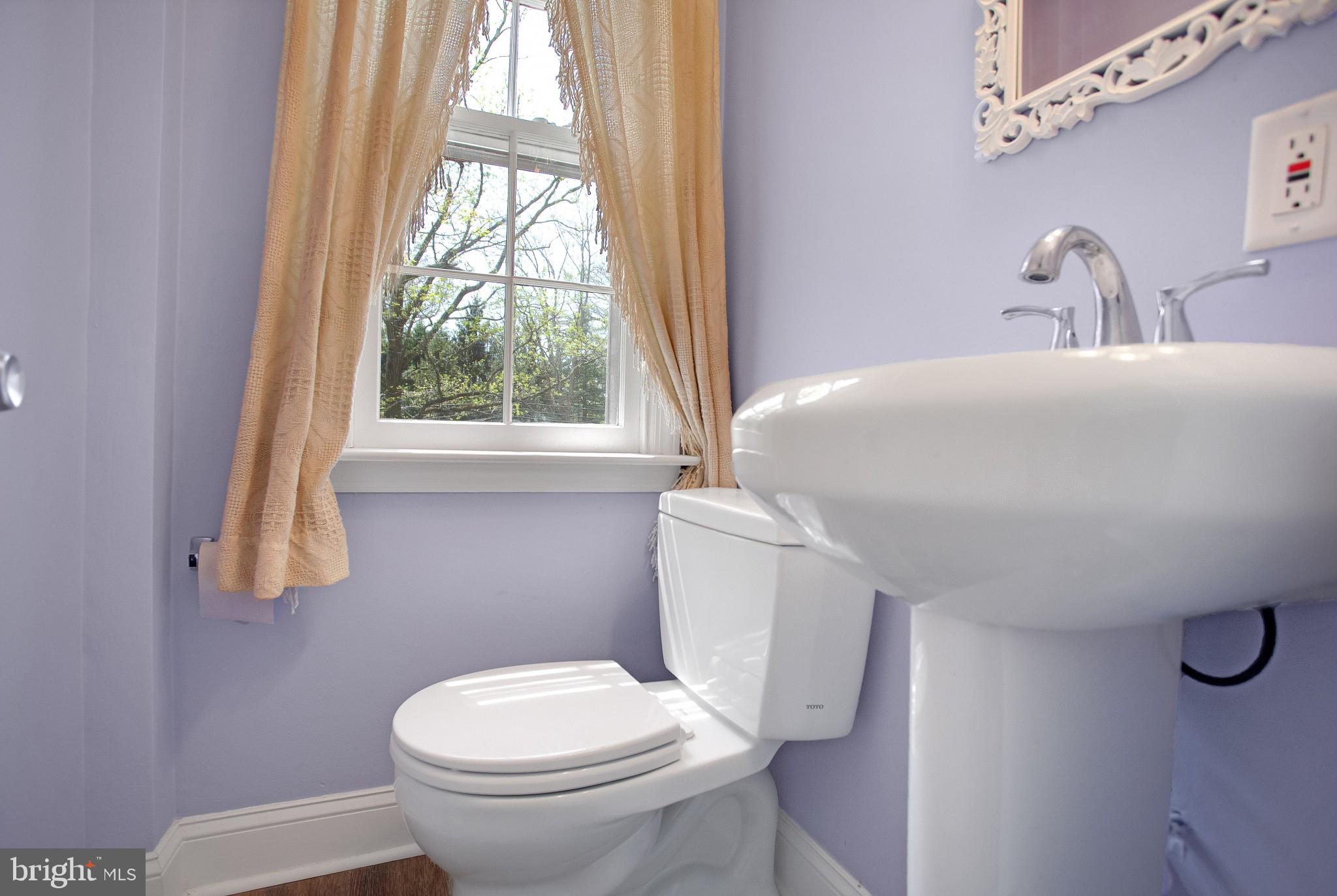 209 Morris Road Ambler, PA 19002 - Photo 14 of 31 Powder room
