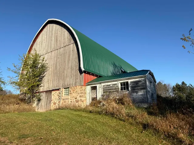 $325,000 | W12324 Grant Road, Caroline, WI 54928