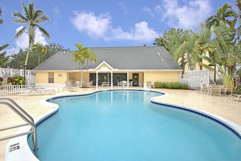 6284 La Costa Drive, Unit E Boca Raton, FL 33433 - Photo 23 of 24 Pool