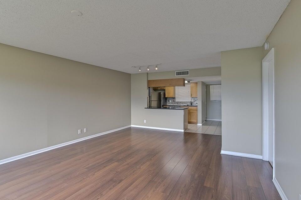 6284 La Costa Drive, Unit E Boca Raton, FL 33433 - Photo 4 of 24 Living Room