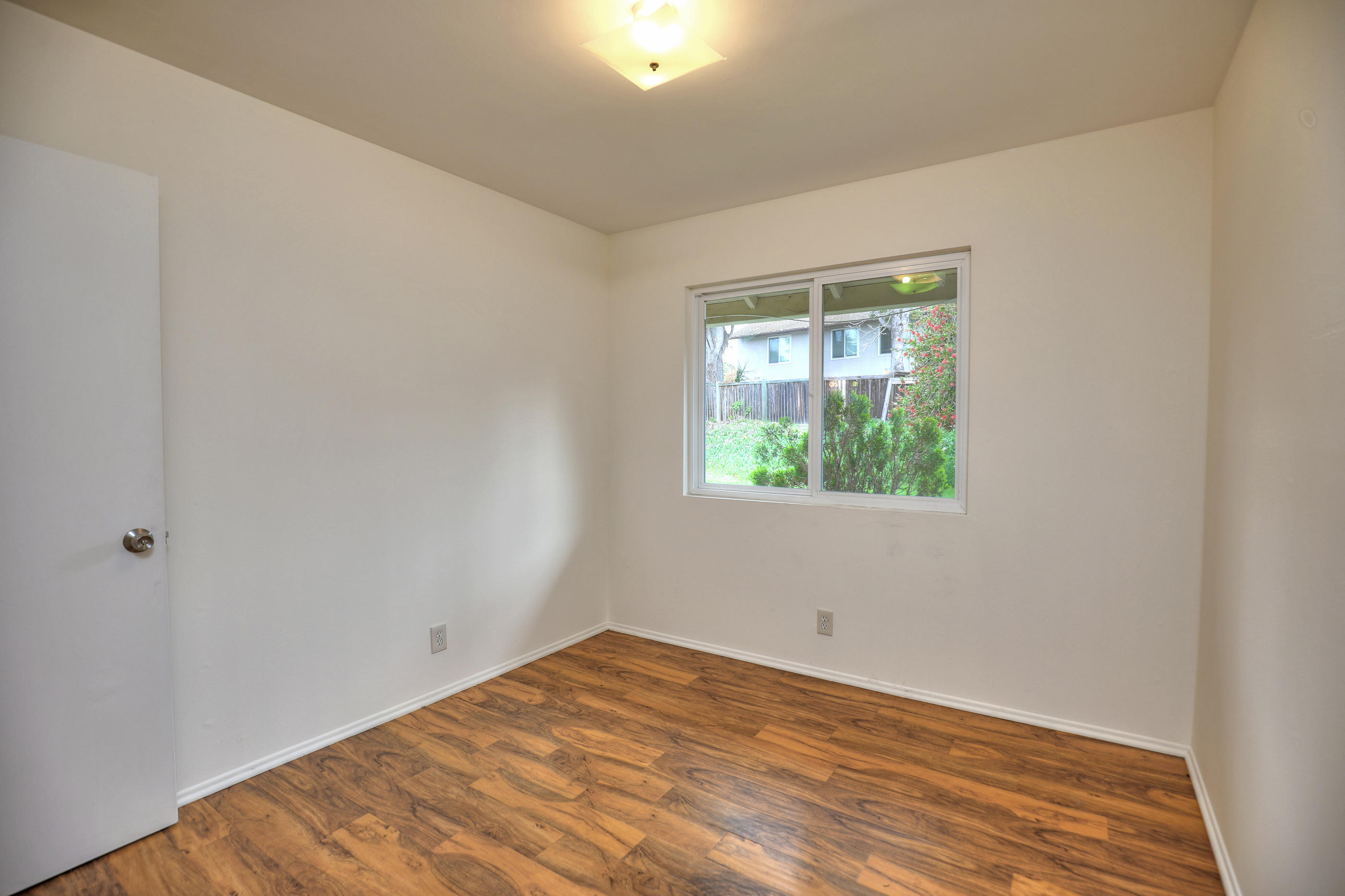 7320 Davenport Road Goleta, CA 93117 - Photo 12 of 18 a view of empty room with window