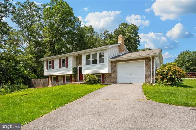 $2,900 | 11584 Liberty Oak Drive, Frederick, MD 21701