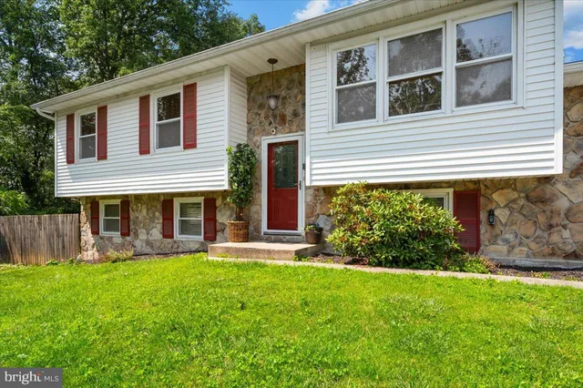 $2,900 | 11584 Liberty Oak Drive, Frederick, MD 21701