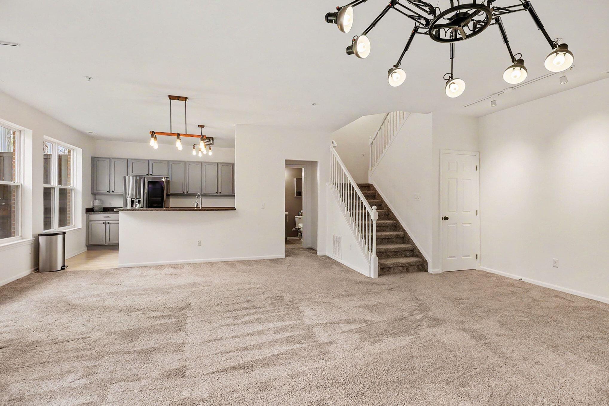 3157 Asher Road Ann Arbor, MI 48104 - Photo 12 of 36 010_file_3023