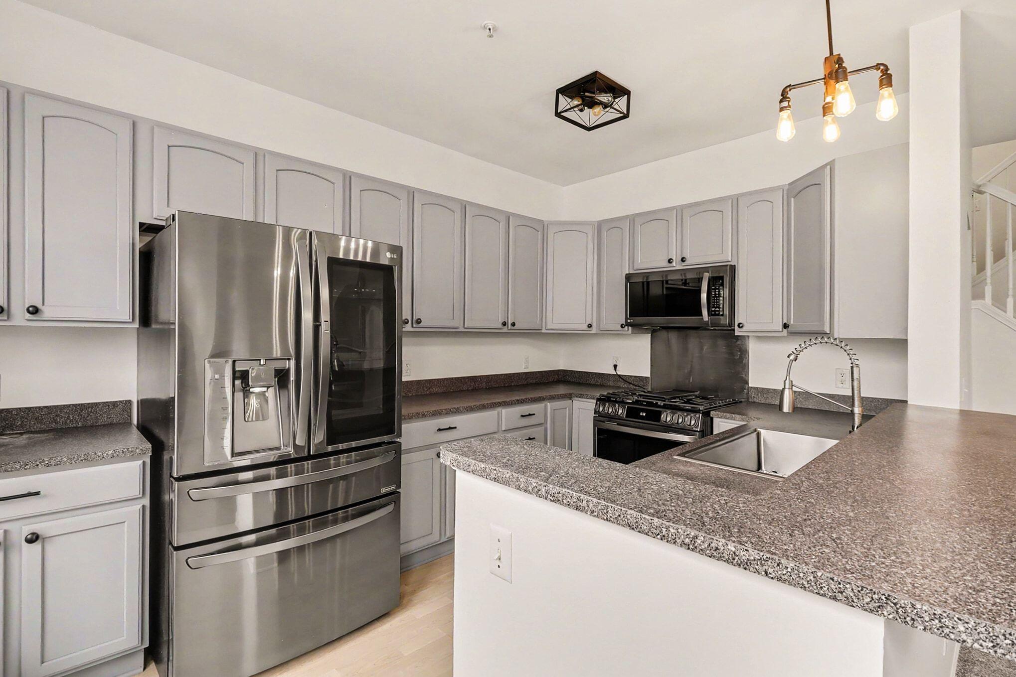 3157 Asher Road Ann Arbor, MI 48104 - Photo 17 of 36 015_file_4796