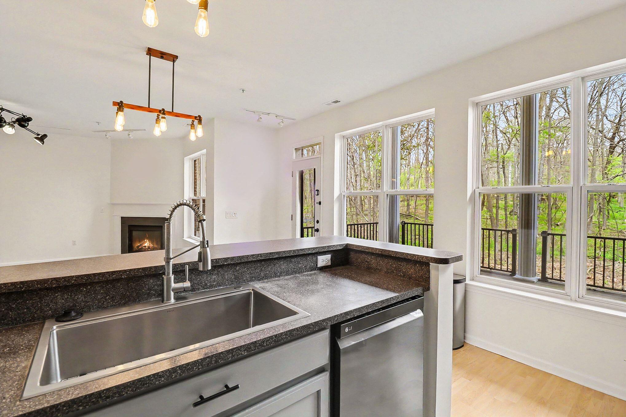 3157 Asher Road Ann Arbor, MI 48104 - Photo 18 of 36 016_file_8857