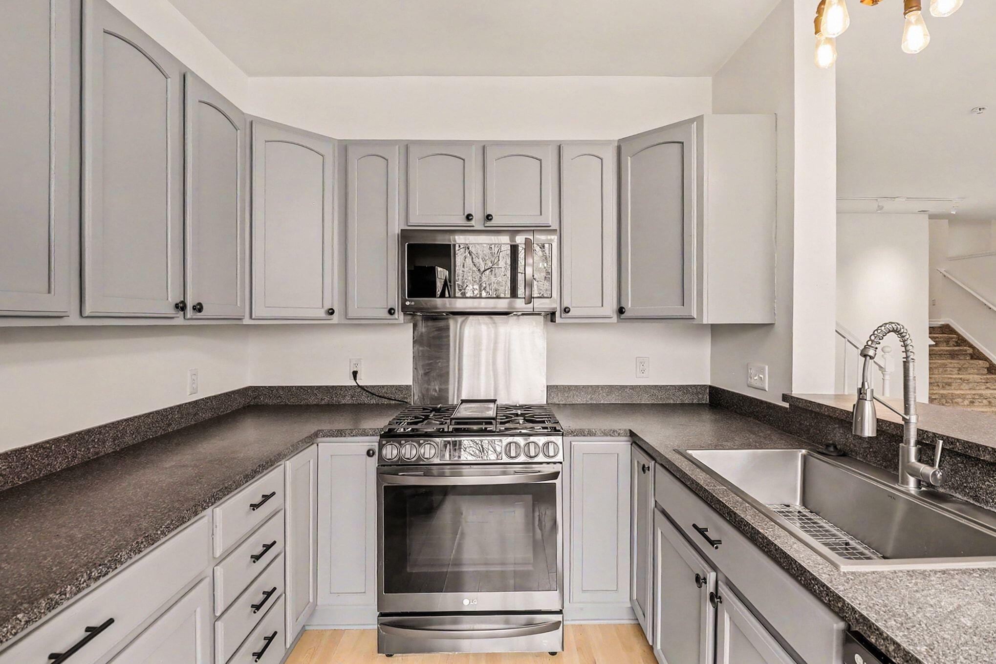 3157 Asher Road Ann Arbor, MI 48104 - Photo 19 of 36 017_file_2462