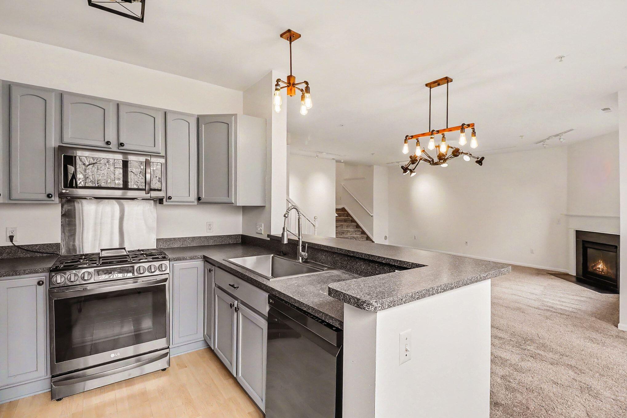 3157 Asher Road Ann Arbor, MI 48104 - Photo 20 of 36 018_file_8613