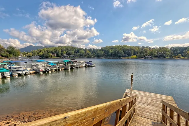 a view of an outdoor space