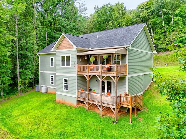 $749,000 | 1060 Chatuge Village Circle, Hayesville, NC 28904