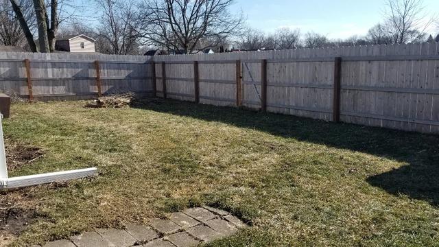 133 Heathgate Road Montgomery, IL 60538 - Photo 9 of 34 a view of a backyard