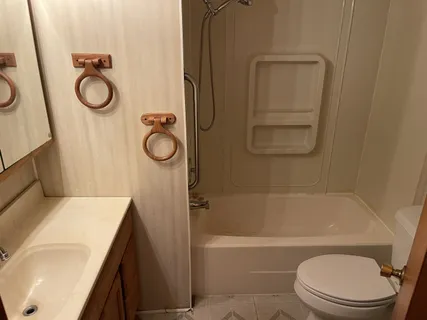 $26,800 | 1101 Lakewood Road, Elgin, IL 60123