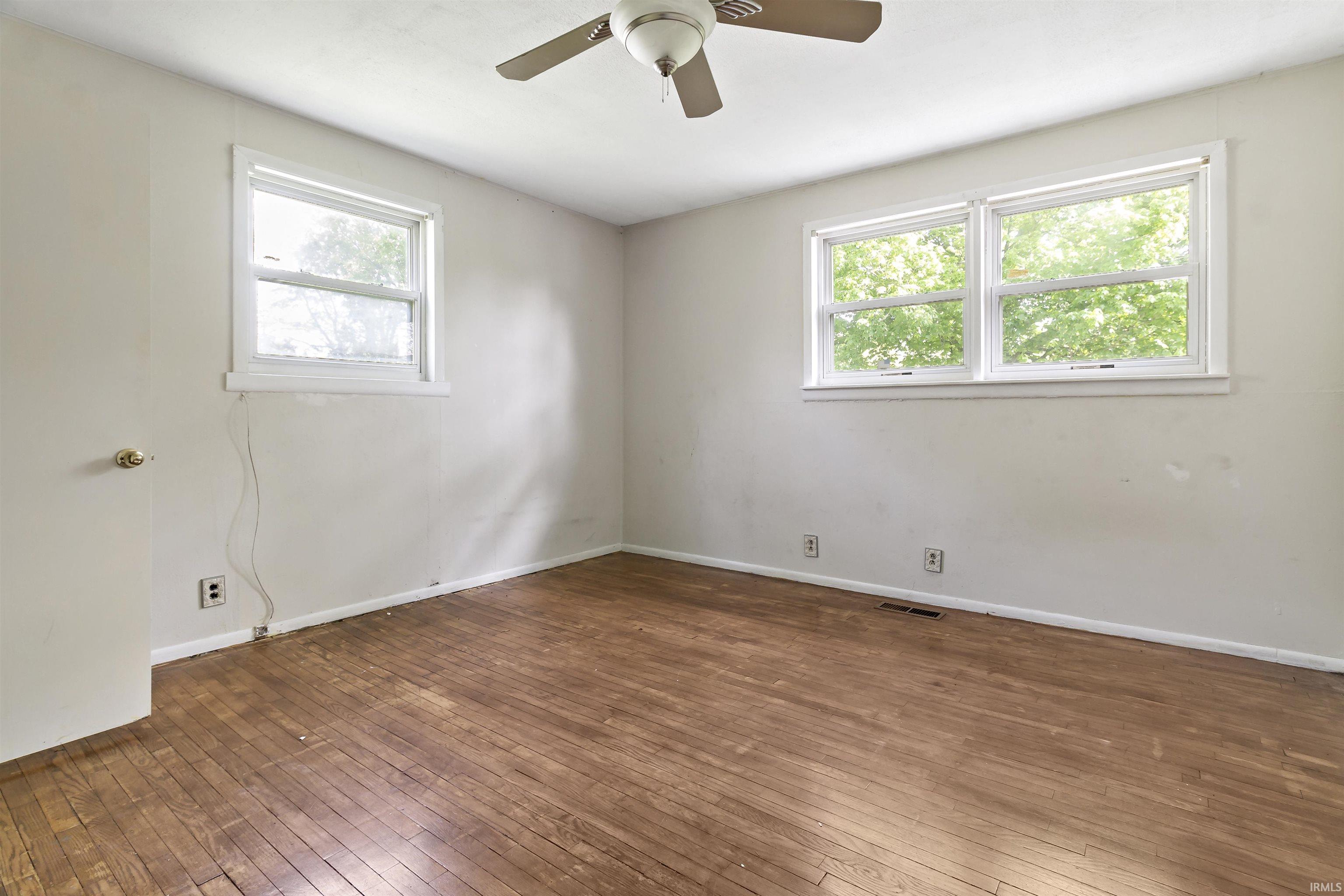 102 East Main Street Fairmount, IN 46928 - Photo 14 of 21