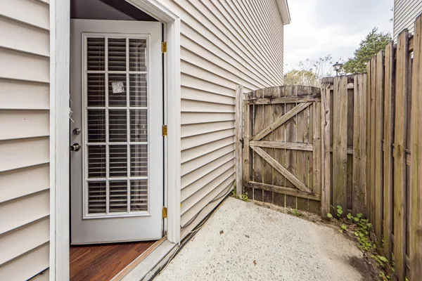 $2,000 | 1218 Vistiana Drive, North Charleston, SC 29420