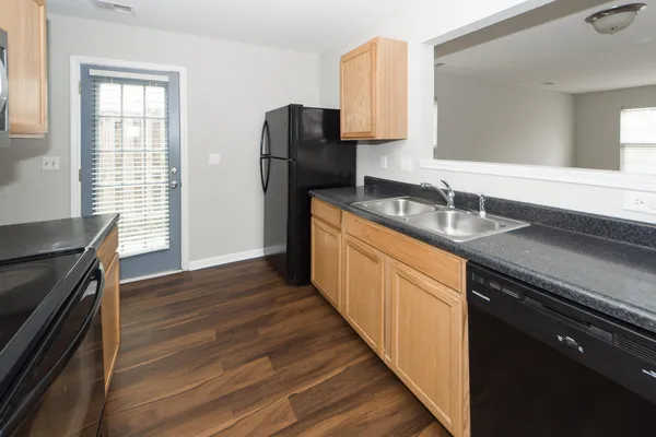 $2,000 | 1218 Vistiana Drive, North Charleston, SC 29420