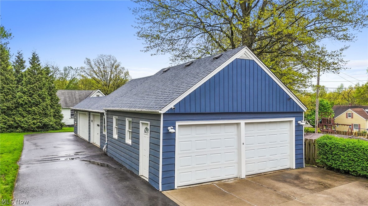6235 Hathaway Road Cleveland, OH 44125 - Photo 32 of 43 View of garage
