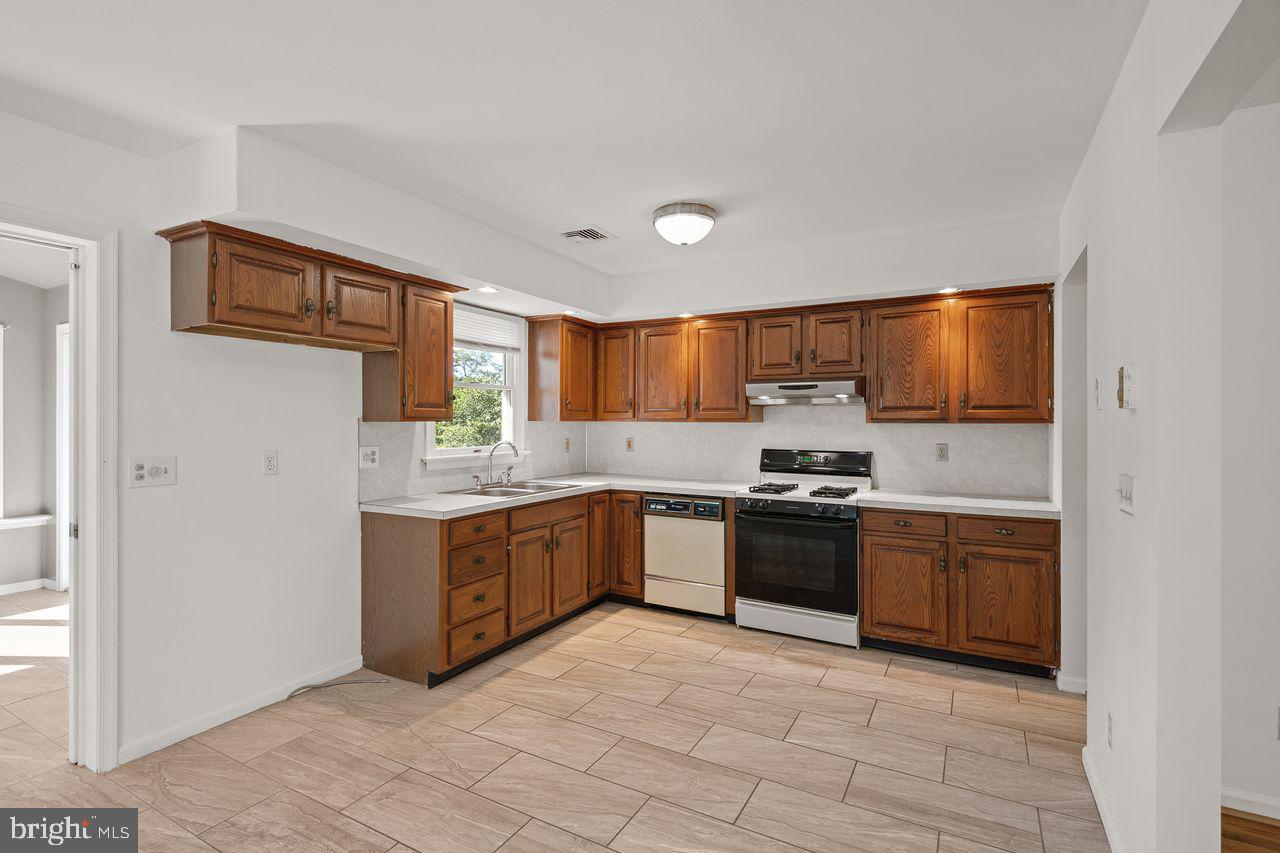 2492 Chestnut Road Elizabethtown, PA 17022 - Photo 5 of 28 Gallery Image 5