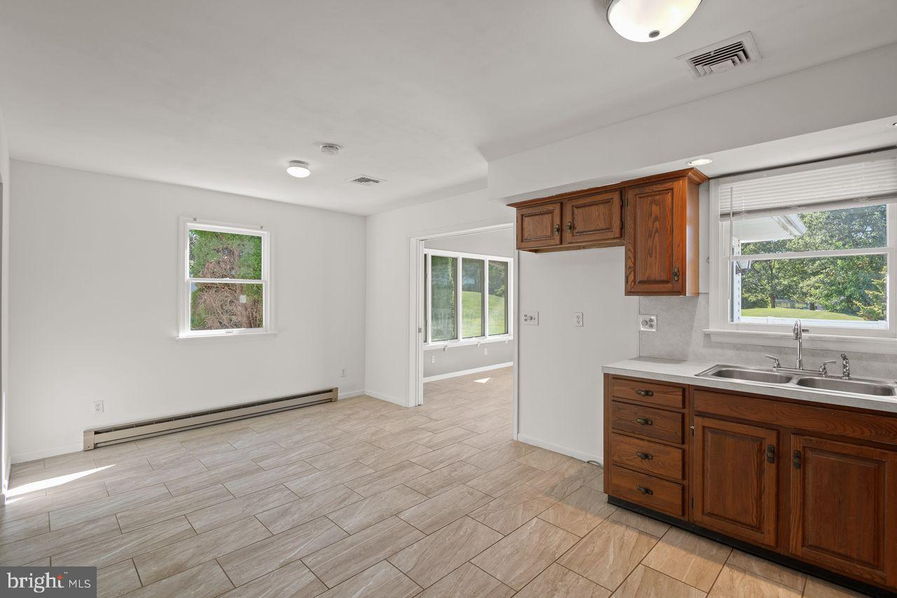 2492 Chestnut Road Elizabethtown, PA 17022 - Photo 8 of 28 Gallery Image 8