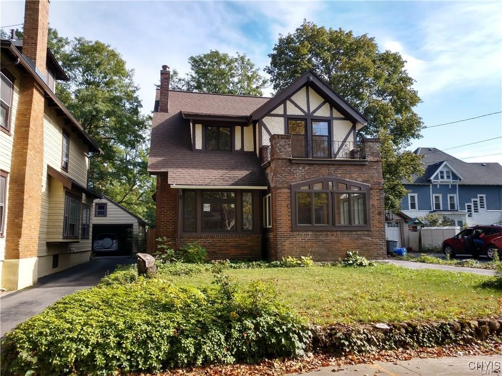100 Rugby Road Syracuse, NY 13206 - Photo 1 of 1 Front of home showing great curb appeal