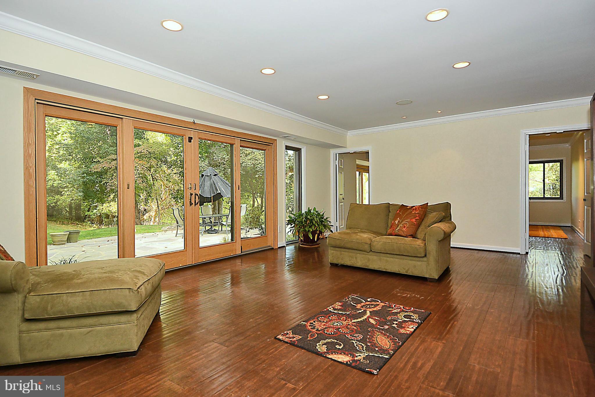 1434 Kirby Road McLean, VA 22101 - Photo 8 of 29 Living Room