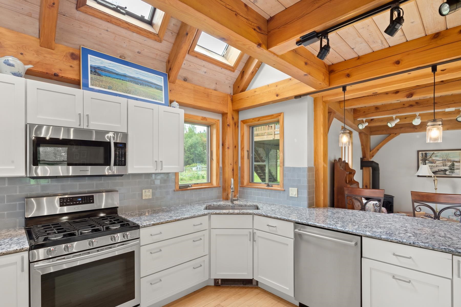 317 Old Farm Road Richmond, VT 05477 - Photo 9 of 40 Gallery Image 9