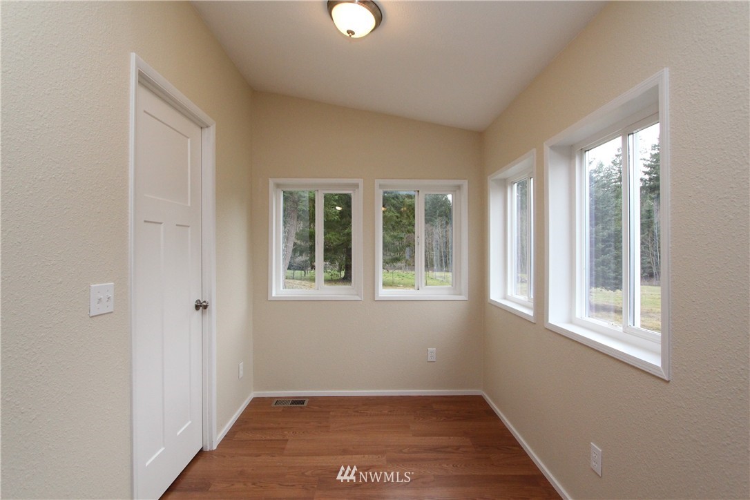 1795 Middle Fork Road Onalaska, WA 98570 - Photo 11 of 25 Gallery Image 11