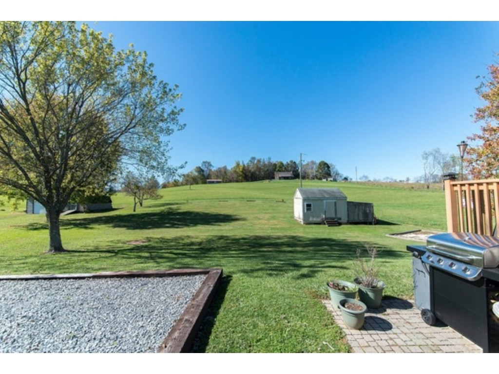 3152 Whitetop Road Chilhowie, VA 24319 - Photo 6 of 20 Photo 6