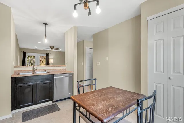 $145,000 | 944 Sugar Lake Court, Unit 7, St. Peters, MO 63376